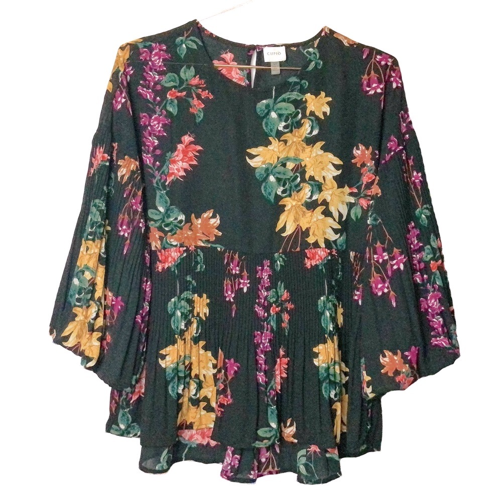 CUPIO Floral Balloon Bell Sleeve Pleated Blouse